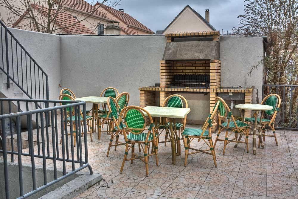 Le Cheval Noir Hotel Paris Pantin Bagian luar foto